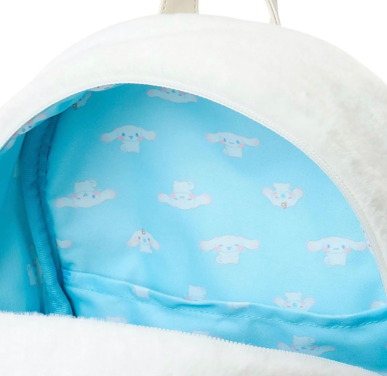 SANRIO CINNAMOROLL FACE-SHAPED BOA BACKPACK