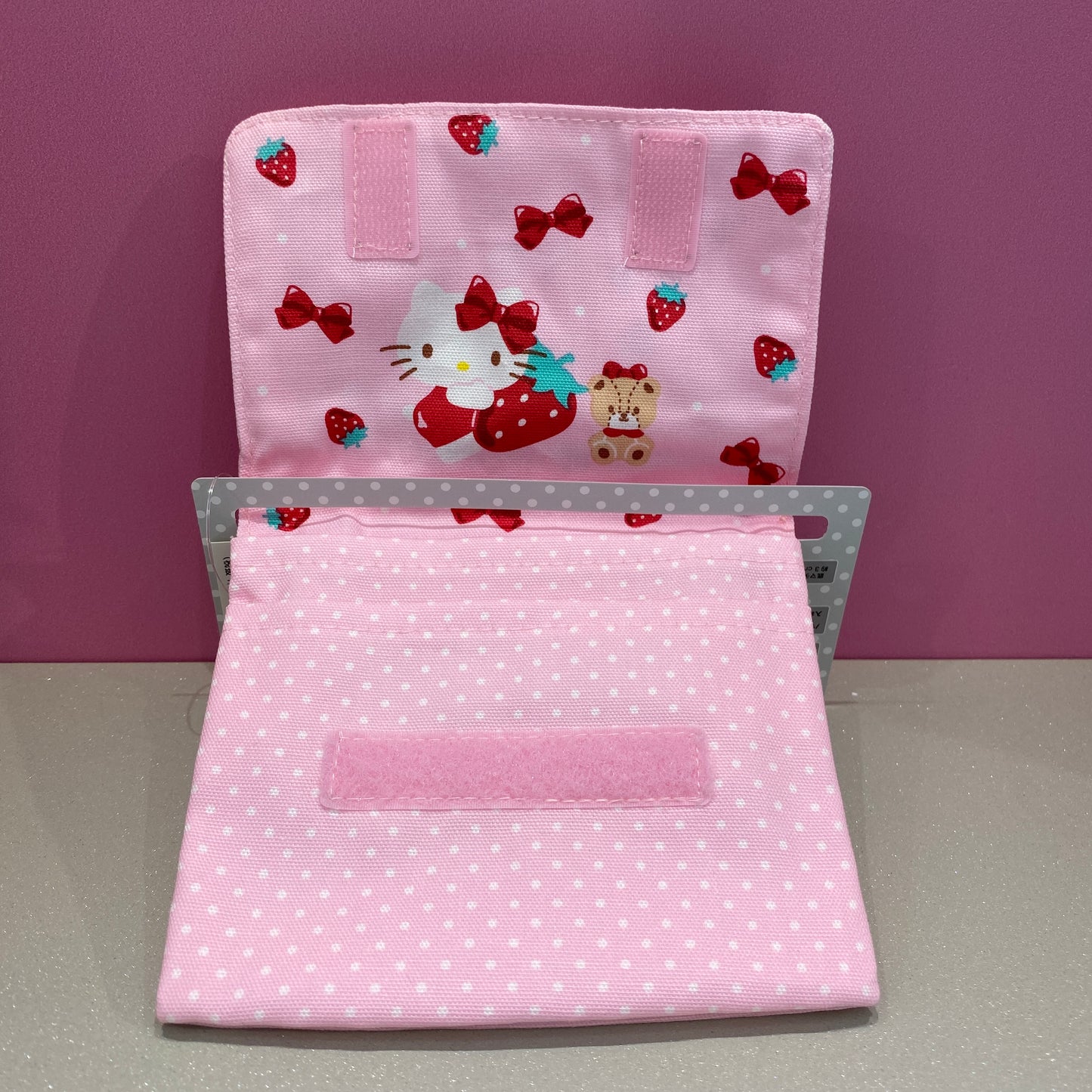 SANRIO HELLO KITTY POCKET POUCH STRAWBERRY,