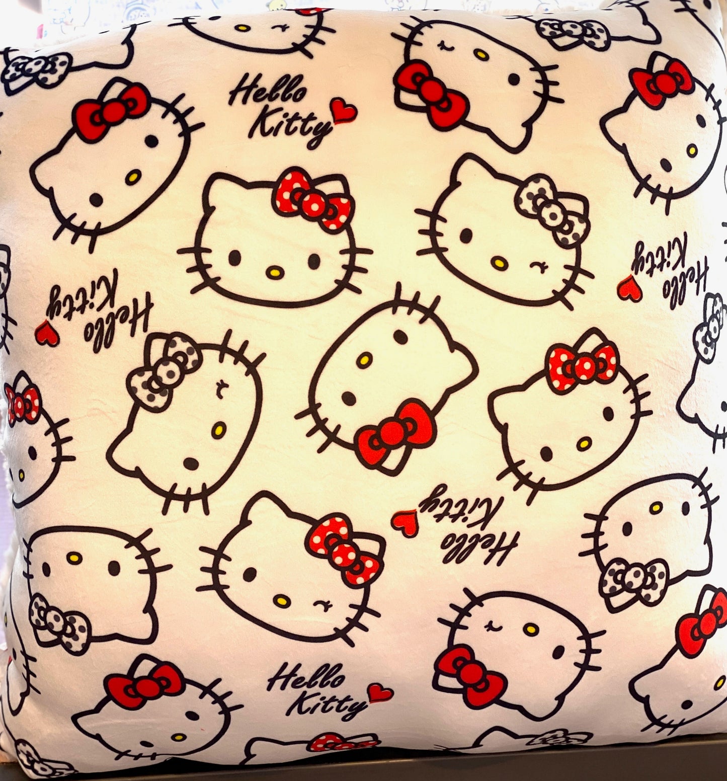 HELLO KITTY SQUARE CUSHION